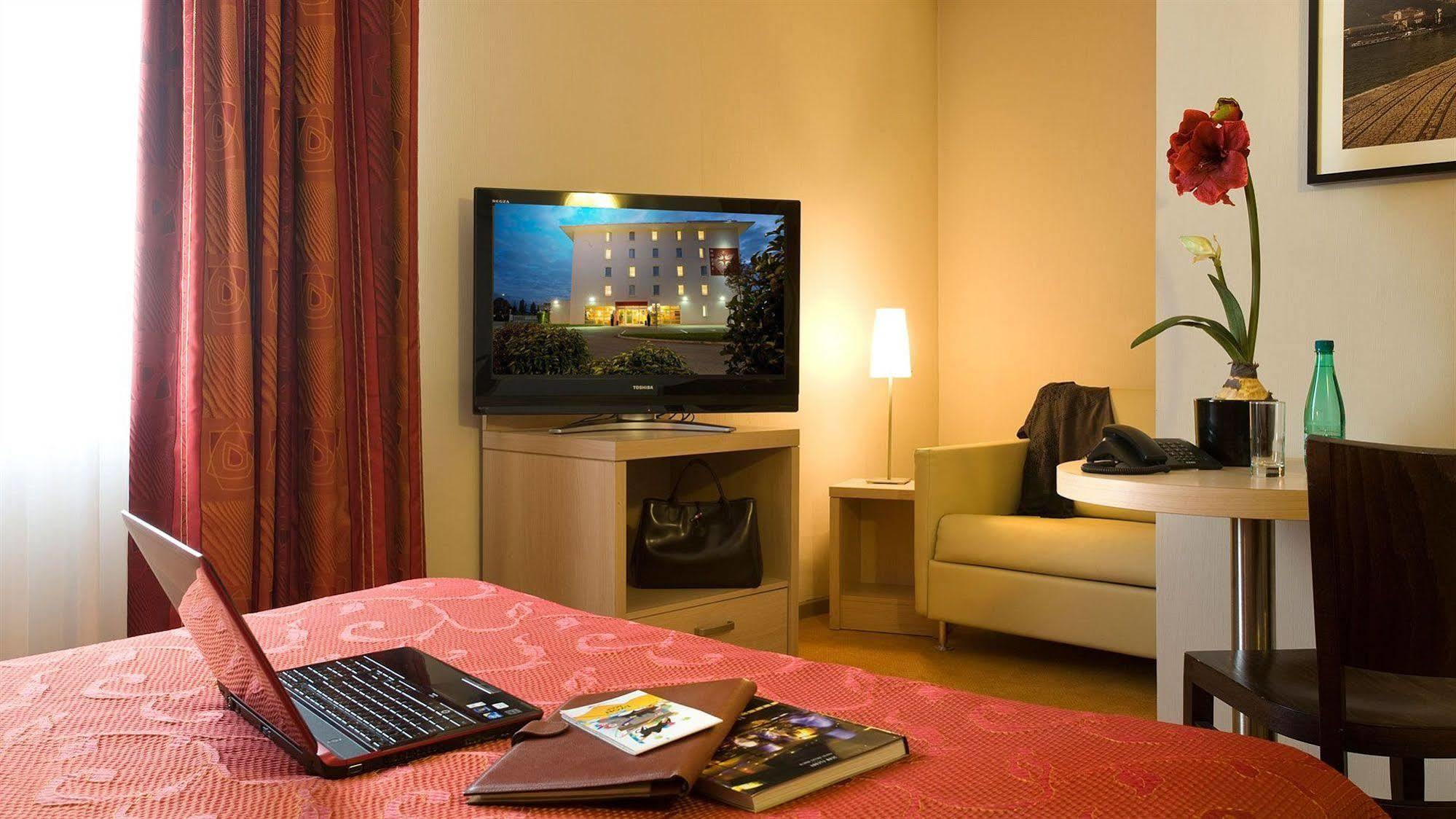 Hotel Ibis Styles Lyon Arena Stadium Meyzieu